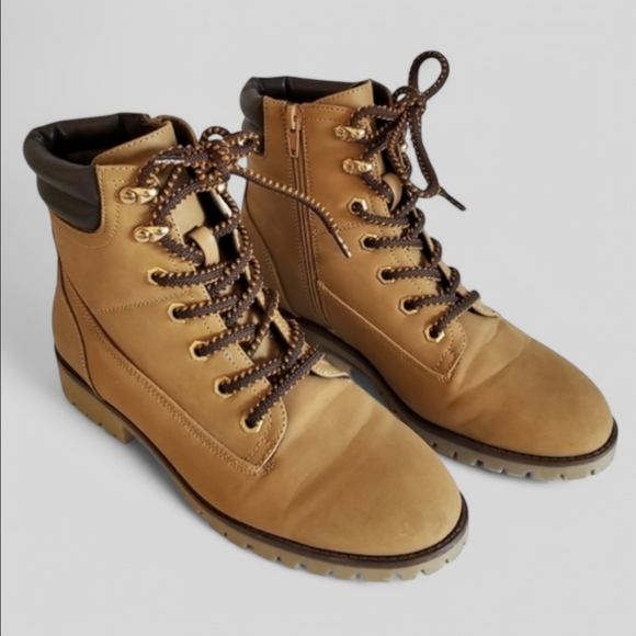 NWT Le Chateau 7 Vegan Gorpcore Normcore Hiking Punk Lace Up Combat Boots - Picture 1 of 9